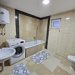 Hostel Leopold Chillout *