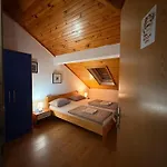 Leopold Chillout Hostel *