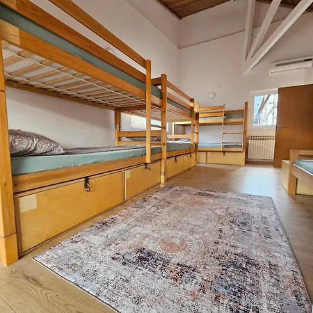 Albergue Leopold Chillout *