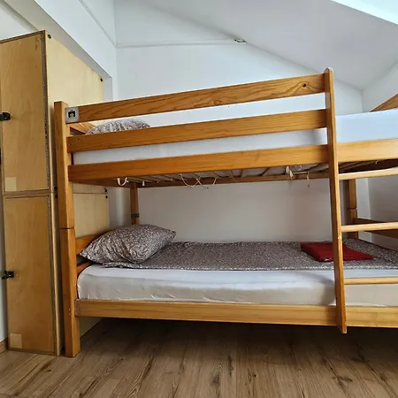 Leopold Chillout Hostel *