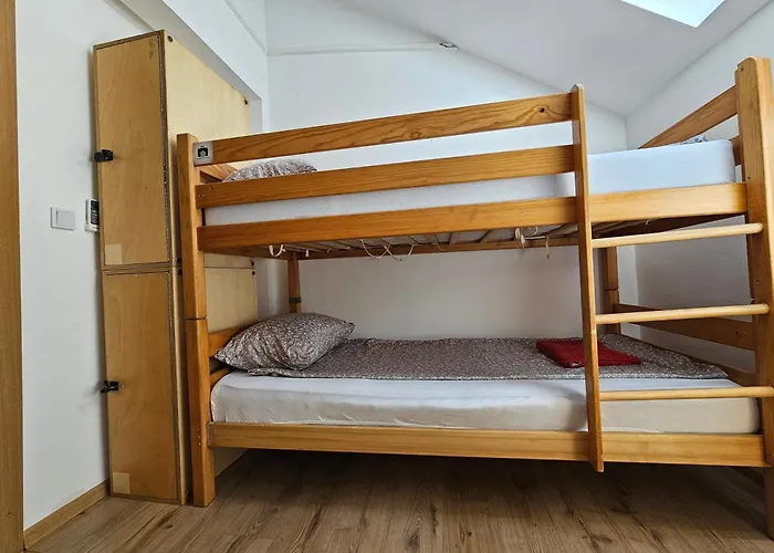 Leopold Chillout Hostel *